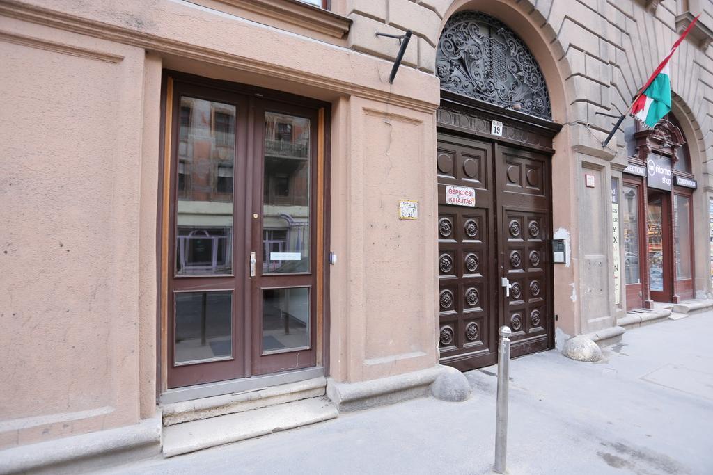 Mezzo Budapesta Exterior foto